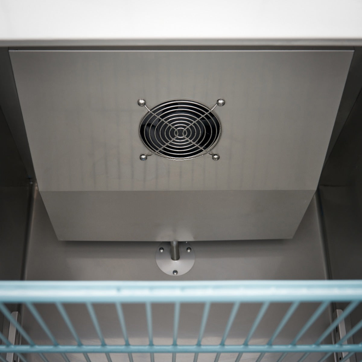 Réfrigérateur - 600 L - 3 étagères réglables (2/1 GN)  - acier inoxydable - sur roulettes